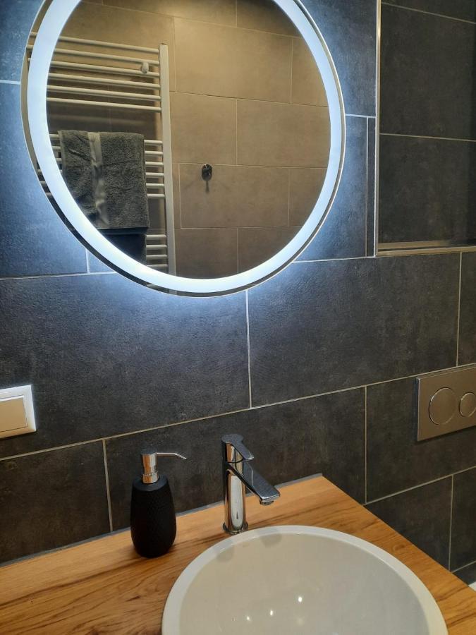 Mini-Apartment เอ็ดมอนต์ ภายนอก รูปภาพ